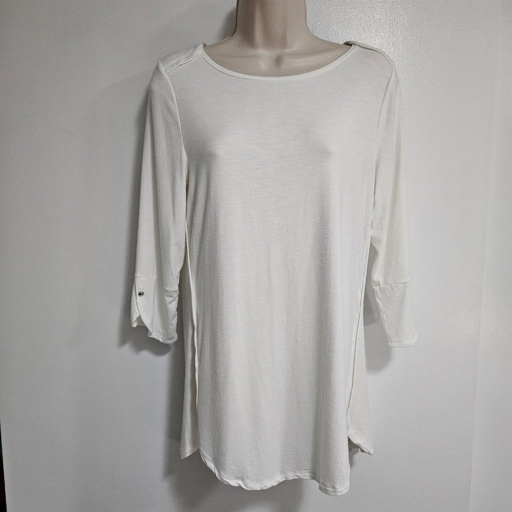 Zenergy Chico's Size 0 (S) White Scoop Neck Stretch Knit Top Button Detail